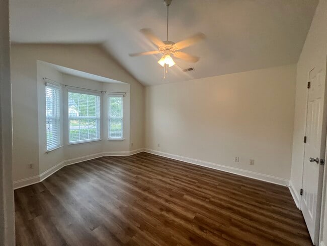 Photo - 525 Maple Branches Dr