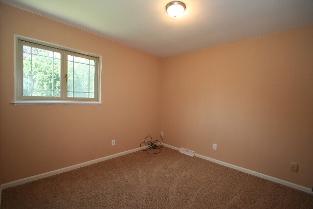 Photo - 2213 Saginaw Rd SE