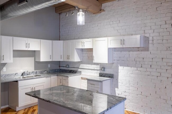 Photo - 116 N 4th St Unidad 207