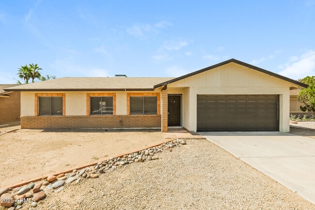 Building Photo - 10831 West Campbell Ave Rental