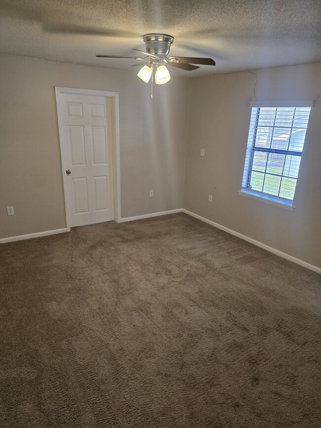 Photo - 763 Dunlevie Rd