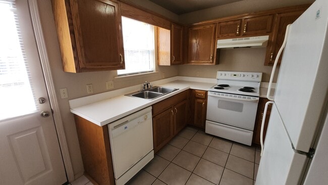 Photo - 610 N Detroit Ave Unit A