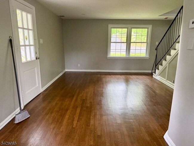 Building Photo - 10 Beech Spring Dr Unit 4h