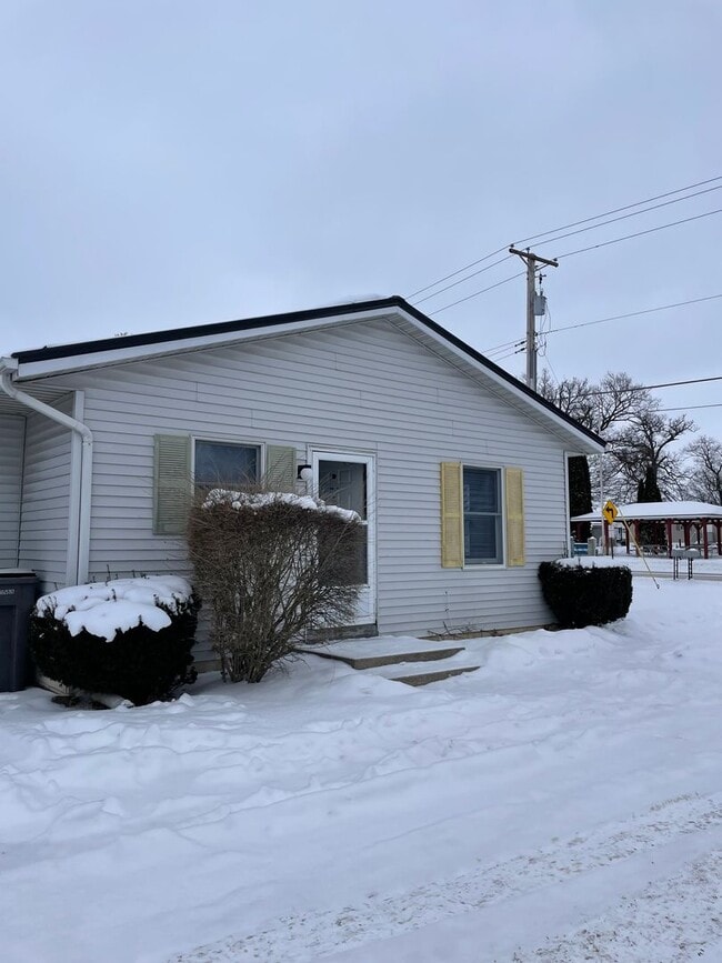 Building Photo - 413 S Harkless Dr Unit 413-2