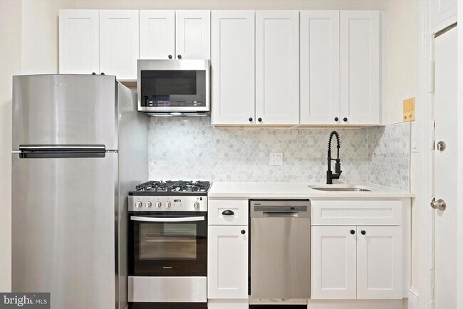 Photo - 718-20 S 3rd St Unit 2R