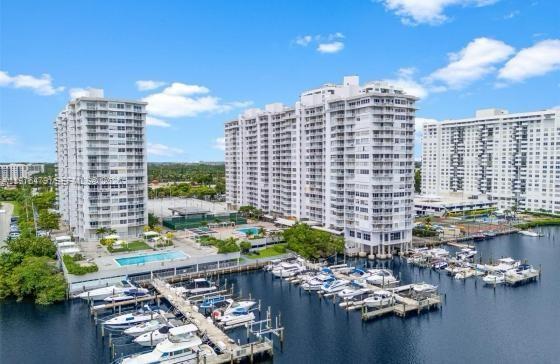 Building Photo - 18081 Biscayne Blvd Unit 702