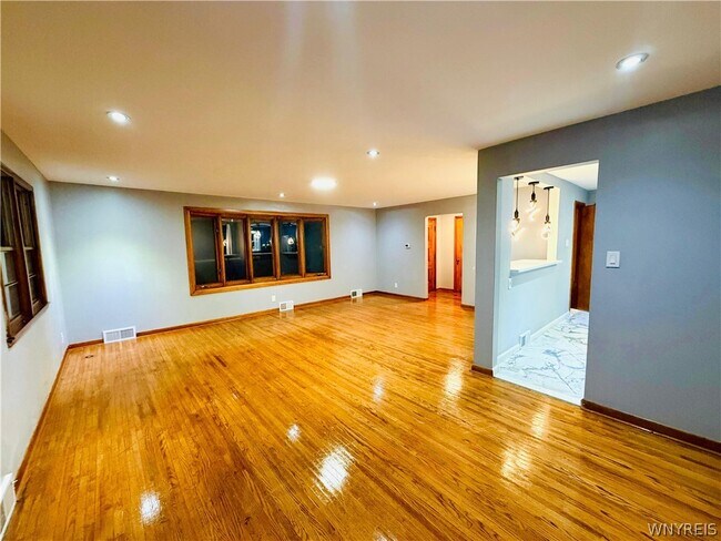 Photo - 2791 N Forest Rd