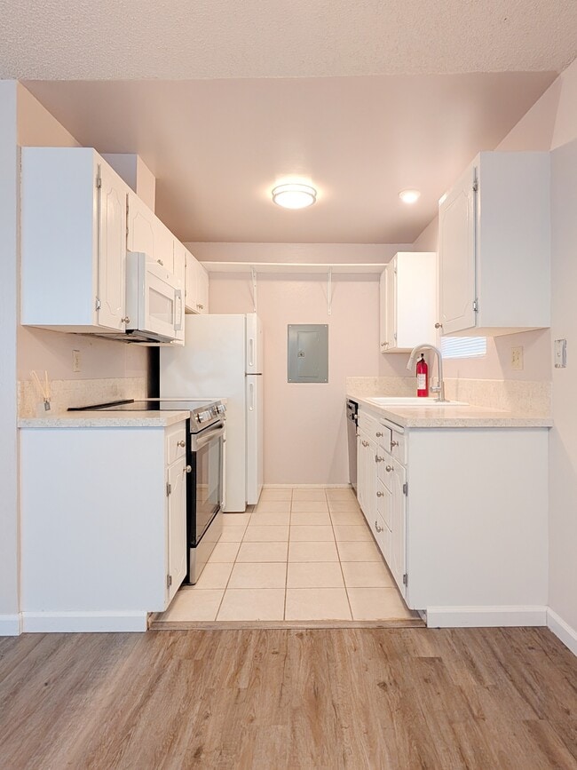 Building Photo - 8523 23rd Ave NE Unit 1
