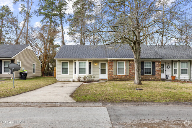 Building Photo - 1949 Rolling Ridge Dr Rental