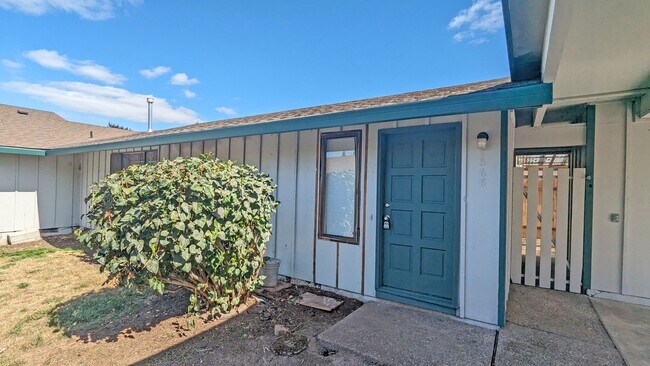 2 bedroom 1 bath duplex - 2 bedroom 1 bath duplex House