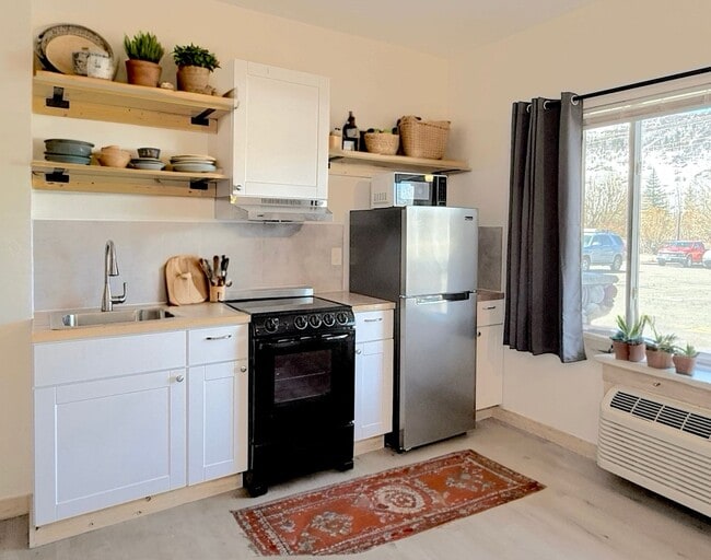 Photo - Ski Town Apartments