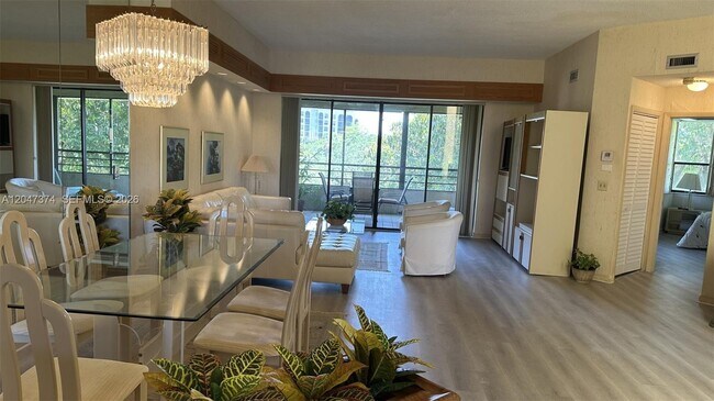 7472 La Paz Blvd Unit 301