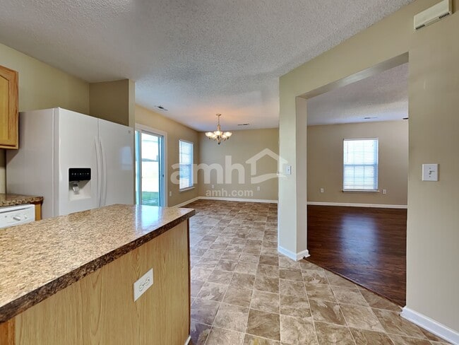 Photo - 5006 Athol St