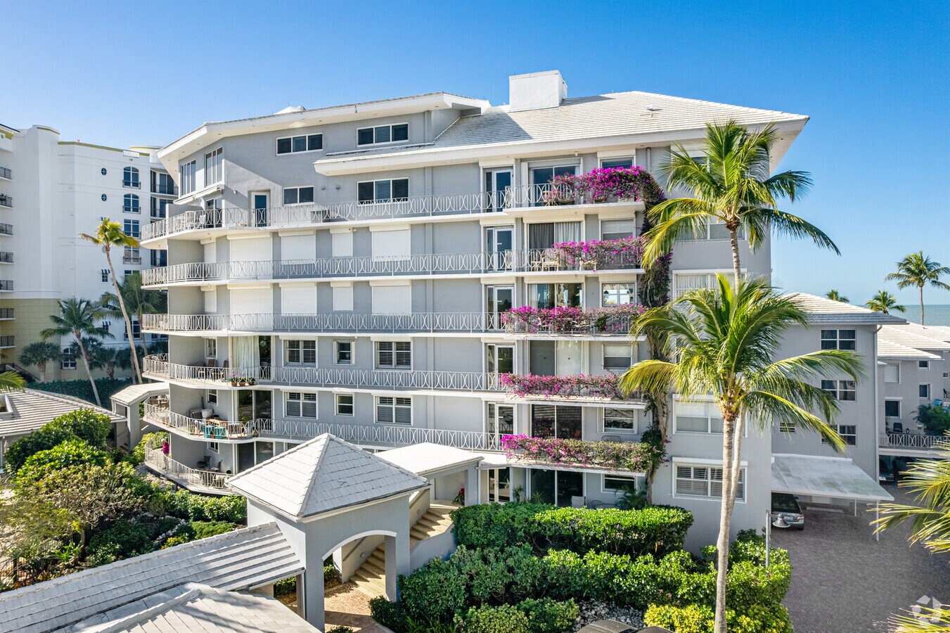 1851 Gulf Shore Blvd N - La Tour Rivage Apartments