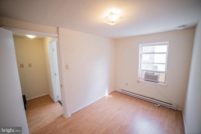 Photo - 1305 N Lawrence St