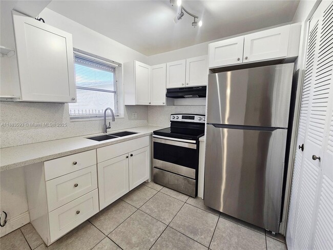Photo - 2840 Taylor St Unit 9