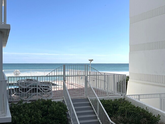 Building Photo - 3580 S Ocean Blvd Unit 2d