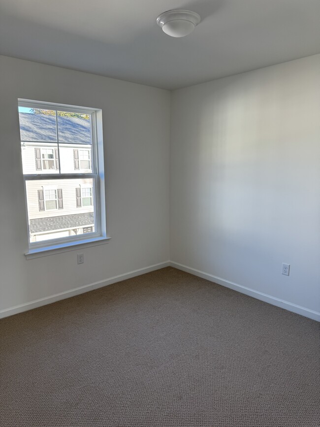 Building Photo - 112 Kuechler Ct