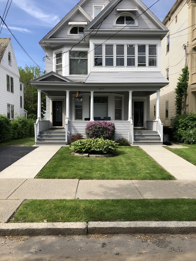 Building Photo - 640 Morris St Unit 640 Morris 2nd Floor