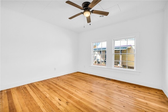 Photo - 731 E Main St
