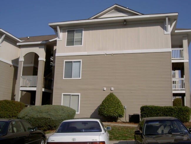 Building Photo - 11000-C Diploma Drive Unit 11000C-3