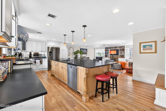 20 Bayonne Ave