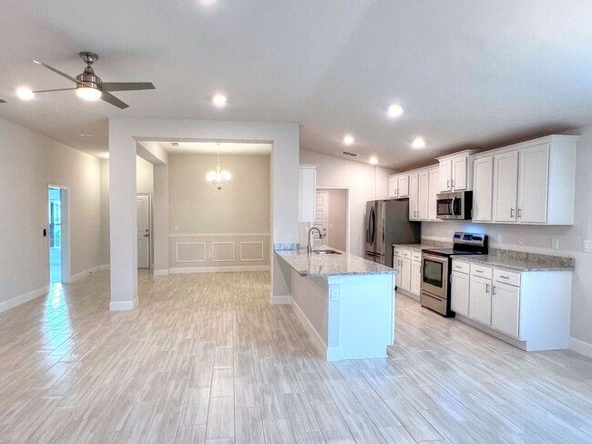 Photo - Beautiful 3-bedroom, 2-bath House in a Lake front community