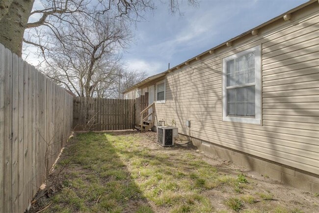 Photo - 1131 Stubbeman Ave