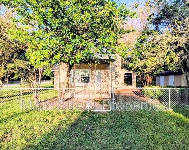 Photo - 3500 W Cervantes St