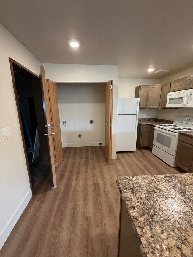 Photo - 309 46th St N Unidad 102