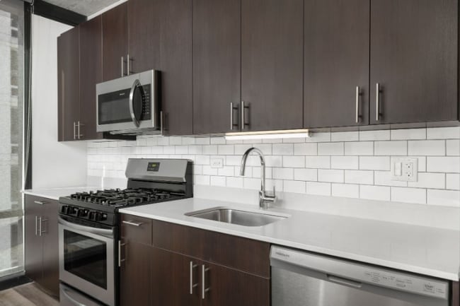 Photo - 49 E 14th St