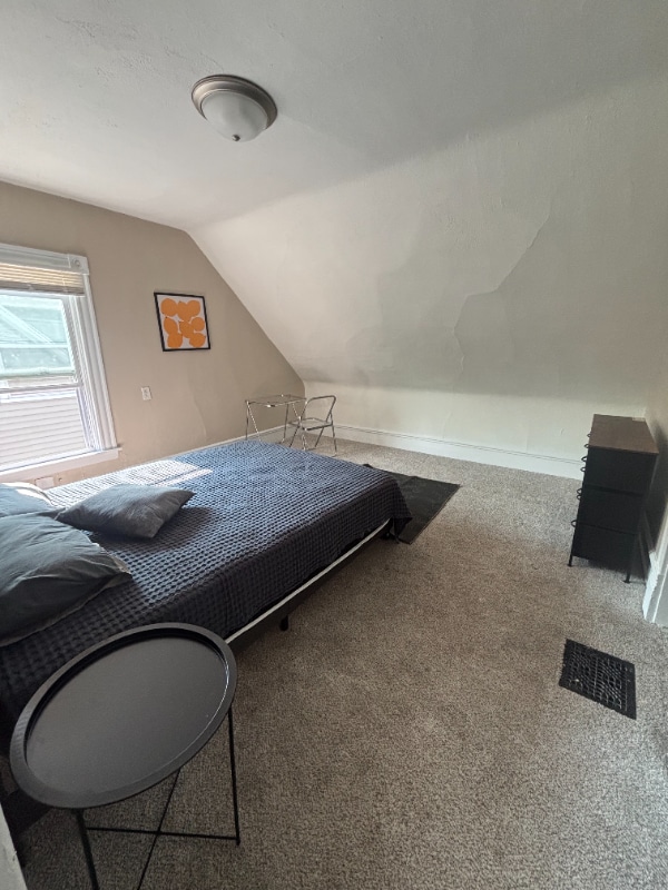 Photo - 111 Sweet St NE
