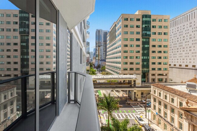 Photo - 501 NE 1st Ave Unidad SI ID1507225P