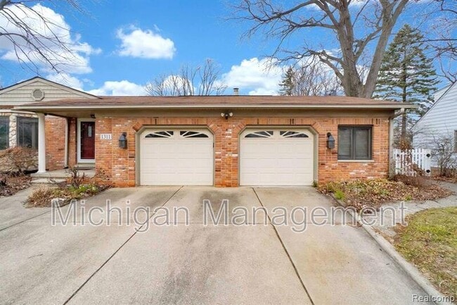 Photo - 1311 Ottawa Ave