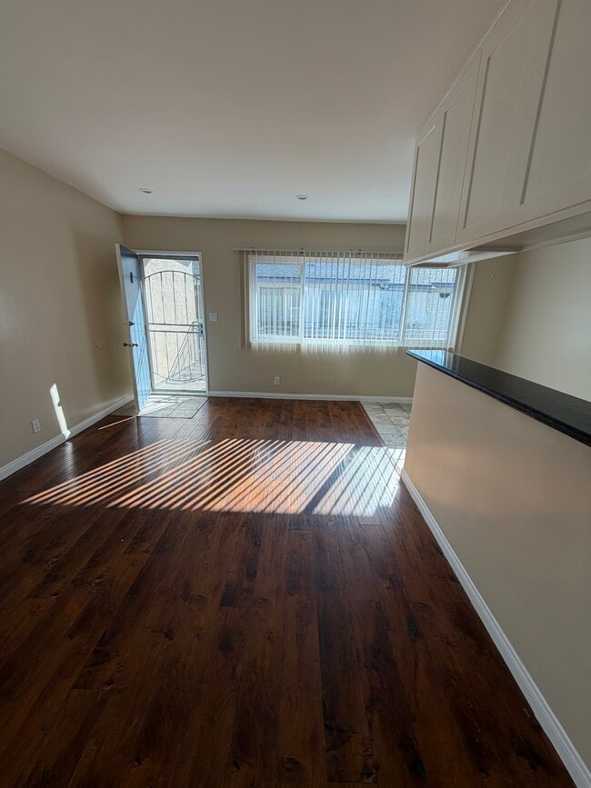 Photo - 15117 Budlong Ave