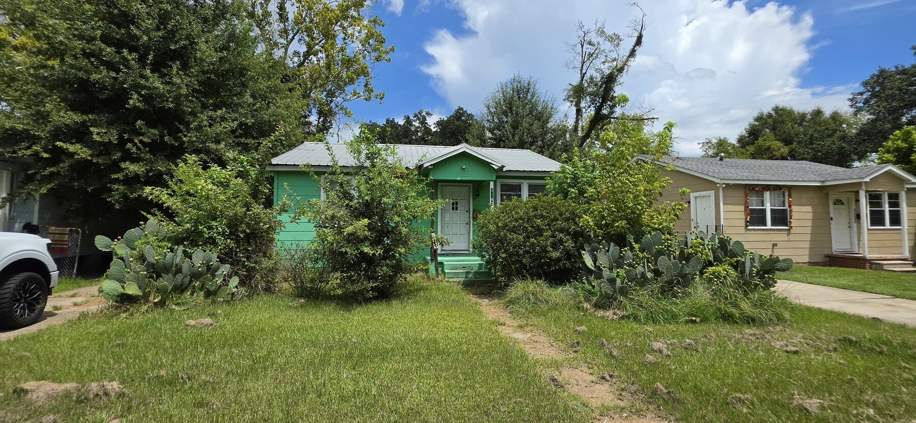 Photo - 3483 Hollywood St