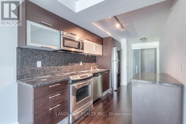 Photo - 386 Yonge St Unité 1816