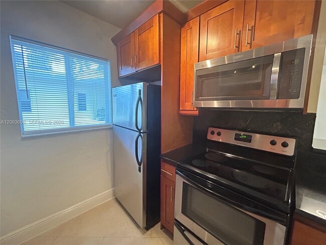 Photo - 2880 Pine Tree Dr Unit 10