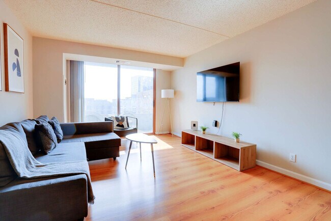 Photo - 401 12th St S Unit FL20-ID1048674P