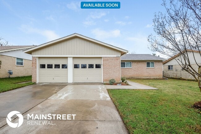 Photo - 1006 Bunn Dr House
