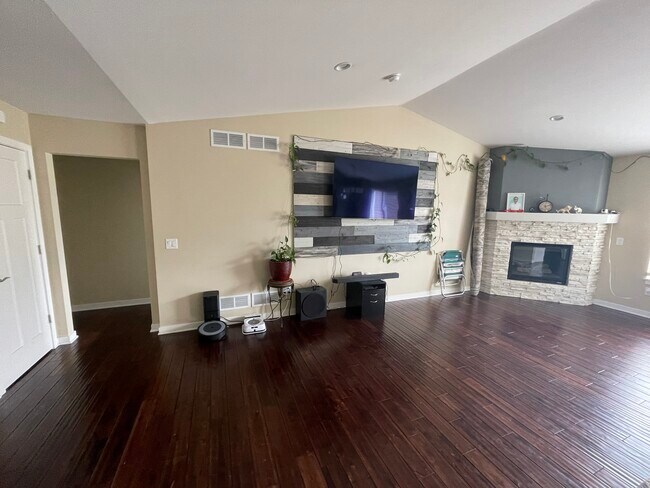 Photo - 230 S Legacy Way