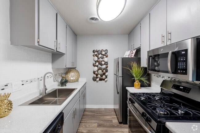 Interior Photo - Oasis at Scottsdale Rental
