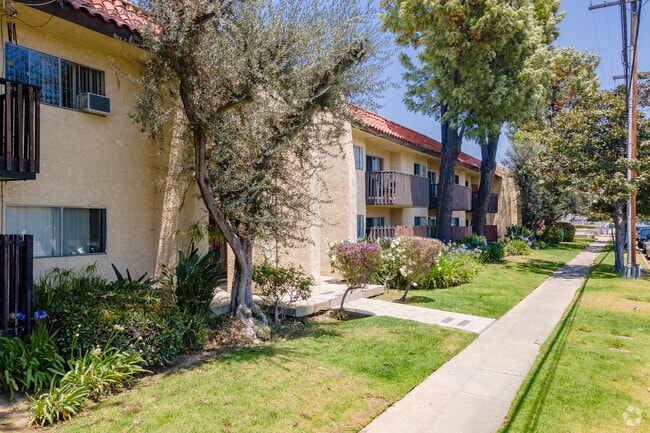 Photo - Monterey Apartments