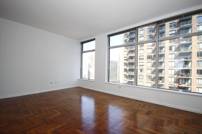 Building Photo - 250 E 54th St Rental