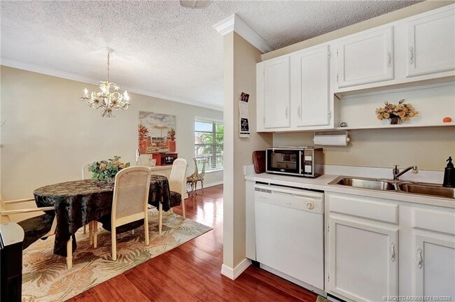 Photo - 78 Royal Oak Dr Unit 206