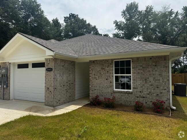 Building Photo - 8445 Garrett Dr Rental