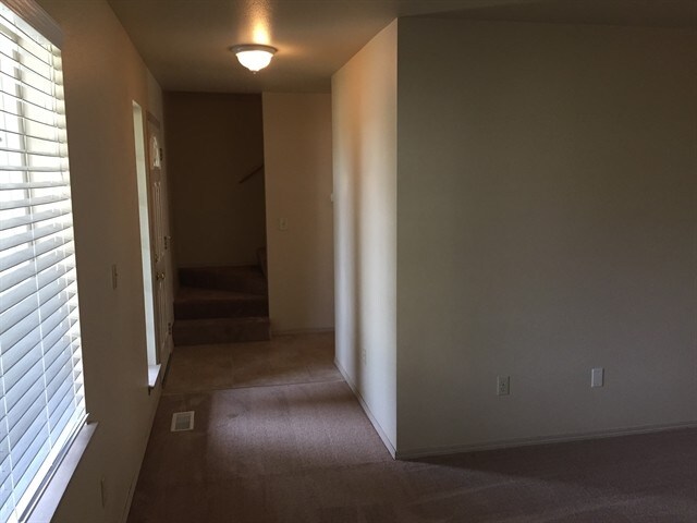 Photo - 280 Elsa St