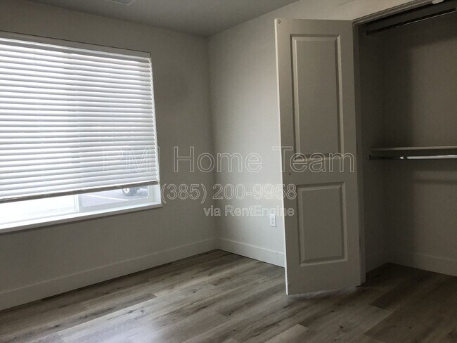Photo - 2874 Kiesel Ave Unit 304