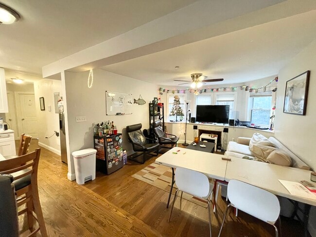 Photo - 800 Parker St Unit 1