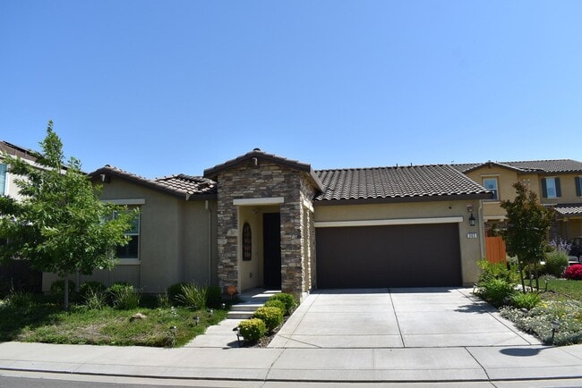 Building Photo - Solar powered open concept home located in...